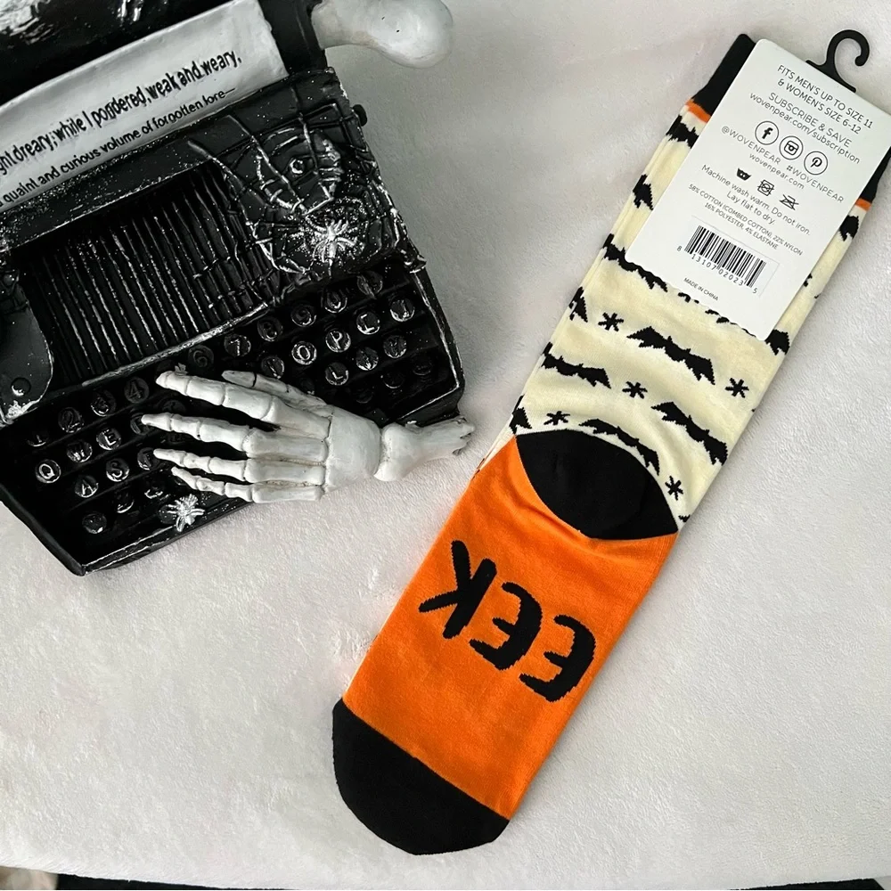 NWT Woven Pear Bat Halloween Socks M